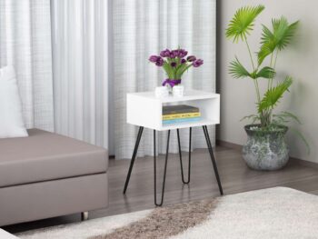 TRAUMA - Moderný príručný stolík pre vašu obývaciu izbuPredstavujeme vám TRAUMA - elegantný a praktický príručný stolík, ktorý je ideálnym doplnkom pre vašu obývaciu izbu. Tento stolík kombinuje kvalitný LTD materiál a kov, čo mu dodáva moderný a sofistikovaný vzhľad.Typ tovaru: Príručný stolíkMateriál: LTD a kovRozmer: 45 x 63.1 x 35 cmFarba: BielaVybavenie: Odkladacie policeTvar: ObdĺžnikovýHrúbka materiálu: 18 mmDodatočné informácie: Dodávame v demonteStolík TRAUMA vyniká svojim čistým bielym dizajnom a obdĺžnikovým tvarom, ktorý je nielen praktický, ale aj esteticky atraktívny. Vďaka odkladacej polici poskytuje dostatok úložného priestoru pre vaše knihy, časopisy alebo dekorácie. Kombinácia LTD materiálu s hrúbkou 18 mm a kovu zaisťuje pevnosť a dlhú životnosť tohto stolíka.Objednajte si príručný stolík TRAUMA ešte dnes a obohaťte svoju obývačku o štýlový a funkčný nábytok. Dodávame v demonte, čo umožňuje jednoduchú prepravu a jednoduchú montáž.