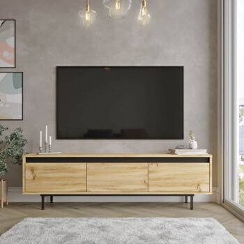 LEVY 1 - Moderný stredobod vášho obývacieho priestoru LEVY 1 je televízny stolík, ktorý stelesňuje najnovšie trendy v dizajne nábytku. S kombináciou kvalitných materiálov a sofistikovaného dizajnu je táto jednotka dokonalým doplnkom pre každý moderný interiér.  Typ tovaru: Stolík TV Materiál : Kvalitný LTD doplnený kovovými detailmi v čiernej farbe Rozmer: 160 x 35,5 x 45,15 cm - ideálne rozmery pre väčšinu televízorov na trhu Farba: Elegancia duba Left v kombinácii s čiernou farbou pre luxusný vzhľad Vybavenie: 3 plné dvierka (skrinky) ponúkajú dostatok úložného priestoru pre vaše multimediálne zariadenia a doplnky Štýl: Moderné a dizajnové - dokonalý výber pre tých, ktorí hľadajú aktuálne a trendy nábytok Tvar:< /strong> Klasický obdĺžnikový tvar s rovným povrchom sa ľahko zaradí do rôznych priestorov Hrúbka materiálu: 18 mm zaručuje odolnosť a dlhú životnosť   Televízny stolík LEVY 1 je nielen praktickým kúskom nábytku, ale aj výrazným dizajnovým prvkom. Jeho jednoduchosť, kombinovaná s výraznými detailmi, z neho robí stredobod každej modernej obývacej izby alebo kancelárie.