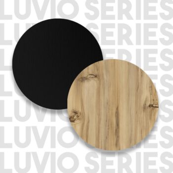LEVY 1 - Moderný stredobod vášho obývacieho priestoru LEVY 1 je televízny stolík, ktorý stelesňuje najnovšie trendy v dizajne nábytku. S kombináciou kvalitných materiálov a sofistikovaného dizajnu je táto jednotka dokonalým doplnkom pre každý moderný interiér.  Typ tovaru: Stolík TV Materiál : Kvalitný LTD doplnený kovovými detailmi v čiernej farbe Rozmer: 160 x 35,5 x 45,15 cm - ideálne rozmery pre väčšinu televízorov na trhu Farba: Elegancia duba Left v kombinácii s čiernou farbou pre luxusný vzhľad Vybavenie: 3 plné dvierka (skrinky) ponúkajú dostatok úložného priestoru pre vaše multimediálne zariadenia a doplnky Štýl: Moderné a dizajnové - dokonalý výber pre tých, ktorí hľadajú aktuálne a trendy nábytok Tvar:< /strong> Klasický obdĺžnikový tvar s rovným povrchom sa ľahko zaradí do rôznych priestorov Hrúbka materiálu: 18 mm zaručuje odolnosť a dlhú životnosť   Televízny stolík LEVY 1 je nielen praktickým kúskom nábytku, ale aj výrazným dizajnovým prvkom. Jeho jednoduchosť, kombinovaná s výraznými detailmi, z neho robí stredobod každej modernej obývacej izby alebo kancelárie.