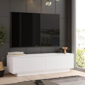 FANNY 1 - Dokonalosť v každom detaile Vstúpte do sveta elegancie a pohodlia s FANNY 1, televíznym stolom, ktorý kombinuje dizajnovú krásu s praktickosťou. Jeho čisté línie a moderný vzhľad dodajú vašej miestnosti nádych luxusu.  Typ tovaru: Stolík TV Miestnosť: Vhodný pre obývaciu izbu, kanceláriu a pracovňu Materiál: LTD s hrúbkou 18 mm Rozmer: 140 x 35,5 x 38,2 cm Farba: Biela mat Vybavenie: 2 plné dvierka (skrinka) < li>Štýl: Moderné a dizajnové prevedenie Tvar: Obdĺžnikový a rovný Počet dverí: 2 dverové  Biely stolík FANNY 1 prináša svetlosť a sviežosť do vášho interiéru. Jeho minimalistický dizajn a kvalitné prevedenie z LTD z neho robia nielen funkčný, ale aj vizuálne pútavý kus nábytku. Dvierka skrinky ponúkajú dostatok úložného priestoru, takže všetko, čo potrebujete, máte vždy po ruke.