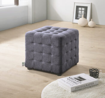 Štýlová a elegantná taburetka do moderných interiérov.Rozmery:- výška: 38.5 cm- hĺbka: 35.5 cm- šírka: 35.5 cmFarebné prevedenie: tmavošedá poťahová látka.