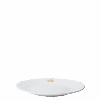Vychutnajte si svoje obľúbené dezerty na tanieri, ktorý odráža sviatočný šarm. Dezertný tanier z kolekcie Premium Platinum Line Merry Christmas je vyrobený z kvalitného Bone China porcelánu a zdobený ručne aplikovaným zlatým motívom. Jemný dizajn a precíznosť detailov prinesú do vašej domácnosti kúzlo Vianoc. Každý tanier je starostlivo zdobený našimi dizajnérmi v keramickom Solateliéri. Limitovaná edícia tejto kolekcie je dostupná iba na krátky čas, preto neváhajte a zaistite si tento luxusný kúsok ešte dnes.