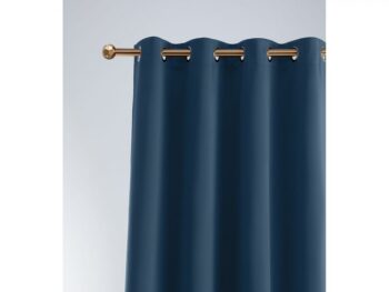 Tmavomodrý zatemňujúci záves na kruhy 140 x 250 cm