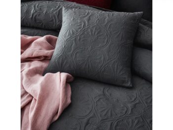 Tmavos sivá dekoratívna obliečka na vankúš 45 x 45 cm