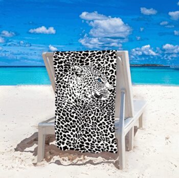 Trendová osuška na pláž – biela s leopardím motívom 100x180 cm