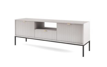 Dizajnový sektor NEW dodá Vašej obývacej miestnosti štýl. Pri sektore NEW sú použité najnovšie trendy v dizajne nábytku a kvalitný materiál. Korpus je vyrobený z 16mm LTD odolnej voči poškriabaniu, na dvierkach je použitá 18mm MDF riflovaná doska a úchyty sú hliníkové v zlatom farebnom prevedení. Všetky hrany sektoru NEW sú chránené ABS páskou.Tv stolík RTV154 má po stranách dvierka, kde si môžete uložiť všetky potrebné veci, v strede je odkladacia polica vhodná napr. na set-top box a pod ňou sa nachádza ešte zásuvka. Materiál: 16mm LTD, ABS hrany, hliníkové zlaté úchyty, 18mm MDF riflovaná doska na dvierkachRozmer (ŠxVxH) : 154 x 56 x 39 cmVýška nožičiek: 20 cm Farebné prevedenie : sivýDodávame v demonte.