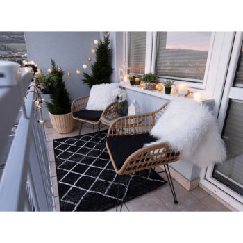 Objavte eleganciu a funkčnosť s záhradným setom z umelého ratanu Valin, ktorý je ideálnym doplnkom pre vašu záhradu či terasu. Tento moderný set v prírodnej a čiernej farbe kombinuje štýlový dizajn s praktickosťou, čo ho robí skvelou voľbou pre každého, kto hľadá kvalitný…