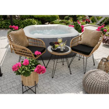 Objavte eleganciu a funkčnosť s záhradným setom z umelého ratanu Valin, ktorý je ideálnym doplnkom pre vašu záhradu či terasu. Tento moderný set v prírodnej a čiernej farbe kombinuje štýlový dizajn s praktickosťou, čo ho robí skvelou voľbou pre každého, kto hľadá kvalitný…