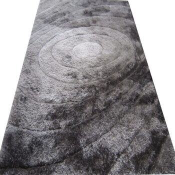 Koberec VANJA 200x300 cm je vyrobený zo 100% polyesteru v univerzálnej a neutrálnej farbe, ktorá otvára brány nekonečných kombinácií pre ktorýkoľvek interiér. Farebná stálosť a vysoká odolnosť materiálu sú ďalšie výhody, ktoré určite oceníte. Vydajte sa na púť špirálovou galaxiou a objavujte krásy…