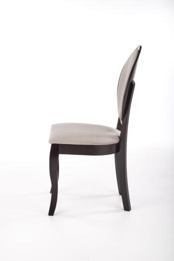 Dokonalým štýlovým doplnkom, ktorý skvele zapadne do Vašej elegantnej kuchyne či jedálne, sa stane jedálenská stolička VELO. Jedinečnosť a originálnosť jej dodáva okrúhle mäkké operadlo. Jemne tvarované nožičky stoličky zabezpečujú jej stabilitu a dodávajú jej šmrnc. Sedacia aj opierková časť sú…