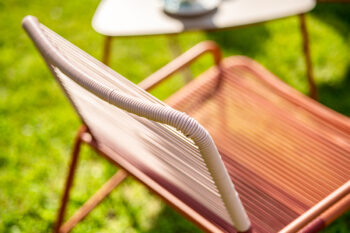 Vychutnávajte si oddych na čerstvom vzduchu so záhradným setom z umelého ratanu VELONET, ktorý Vás bude vďaka svojim rozmerom tešiť nie len na záhrade či terase, ale aj balkóne. Rám setu je vyrobený z kvalitnej ocele a sedacia časť a operadlo sú vypletené plochým umelým ratanom. Jeho farebné…