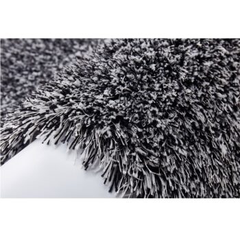 Koberec VILAN 200x300 cm si omotá každého, kto s ním príde do kontaktu. Neposedné strapaté vlasy koberca sa vám omotajú okolo nôh ako jemný vánok vetra. Je vyrobený zo 100% polyesteru čiernej a krémovej farby, preto je jemný a príjemný na dotyk. Kombinácia týchto farieb vytvára nádherný kontrast,…