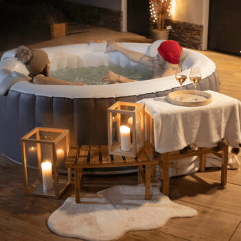 Drevený príručný stolík k vírivke Vireo Typ 2 v prírodnom prevedení je ideálnym doplnkom pre váš interiér. Tento moderný stolík, vyrobený z lakovaného bambusu, ponúka nielen estetický vzhľad, ale aj praktickosť. S rozmermi 60 cm na šírku, 60 cm na výšku a hĺbkou 30 cm sa ľahko zmestí do rôznych…