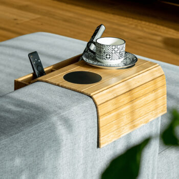 Predstavujeme vám drevenú podložku na sedačku Vise, ktorá kombinuje prírodnú krásu a moderný dizajn. Táto podložka je ideálnym doplnkom pre váš interiér, ktorý nielenže zvyšuje komfort sedenia, ale aj pridáva estetickú hodnotu vašej obývačke.