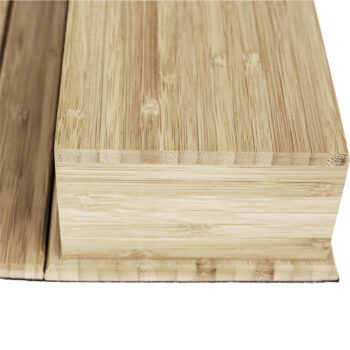 Predstavujeme vám drevenú podložku na sedačku Vise, ktorá kombinuje prírodnú krásu a moderný dizajn. Táto podložka je ideálnym doplnkom pre váš interiér, ktorý nielenže zvyšuje komfort sedenia, ale aj pridáva estetickú hodnotu vašej obývačke.