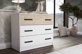 Spálňová zostava VIVIEN je vyrobená z kvalitného LTD materiálu s výraznou kresbou dreva. Kolekcia je navrhnutá v minimalistickom štýle a s radosťou si vychutnáte zvláštne čaro a pohodlie takto vytvoreného nábytku. Nábytok VIVIEN harmonicky zapadne do každého interiéru a vďaka svojmu dizajnu pôsobí v interiéri vzdušne a ľahko.Prvky spálňovej zostavy VIVIEN vnesú do vášho domova ľahkosť a eleganciu a kontrastná farba a predĺžené rukoväte mu dodávajú dynamiku. Zostava obsahuje:šatníkovú skriňu 1 - (š/v/h) 70/209/50 cmšatníkovú skriňu 2 - (š/v/h) 120/209/50 cmKomodu so zásuvkami - (š/v/h) 90/75/39 cmmanželskú posteľ + rošt - (š/v/h) 163,5/78/203,2 cm2 x nočný stolík s 1 zásuvkou - (š/v/h) 50/41/36 cmSpálňová zostava VIVIEN bude skvelým doplnkom interiéru vašej spálne a poteší vás svojou kvalitou a spoľahlivosťou.Dodávame v demonte.