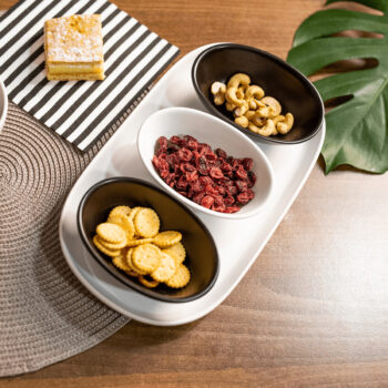 Predstavujeme vám elegantnú servírovaciu misku na podnose Wala, ktorá je ideálnym doplnkom pre každú modernú domácnosť. Tento set obsahuje tri kusy misiek, ktoré sú vyrobené z kvalitnej dolomitovej keramiky, čo zaručuje ich dlhú životnosť a odolnosť. Misky sú navrhnuté…