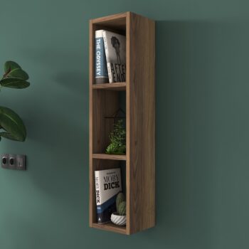 Závesná knižnica WALLET – elegantné úložné riešenie pre vašu obývaciu izbuZávesná knižnica WALLET je praktickým a štýlovým doplnkom, ktorý dodá vašej obývačke nádych elegancie. S kompaktnými rozmermi a moderným prevedením v orechovom dekore ponúka ideálne miesto na uloženie kníh, dekorácií alebo drobností.Hlavné vlastnosti závesnej knižnice WALLET:Materiál: kvalitný melamín a VT laminát pre dlhú životnosť a jednoduchú údržbu.Rozmery: 90 x 22,1 x 18,5 cm – kompaktný dizajn, ktorý šetrí priestor.Farba: elegantný orech, ktorý skvele ladí s modernými aj tradičnými interiérmi.Počet políc: 2 – ideálny pre organizáciu kníh, dekorácií alebo izbových rastlín.Možnosť pripevnenia k stene pre vyššiu stabilitu a bezpečnosť.Dodávame v demontovanom stave s podrobným montážnym návodom.Závesná knižnica WALLET je navrhnutá tak, aby spojila praktickosť s minimalistickým dizajnom. Perfektne sa hodí do menších priestorov aj ako štýlový doplnok väčších miestností.Obohaťte svoju obývačku o závesnú knižnicu WALLET – elegantné a funkčné riešenie!
