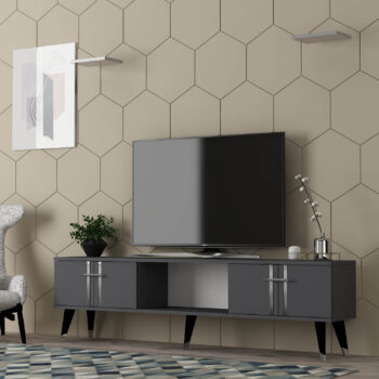 TV stolík YOKOHAMA - luxusný dizajn pre vašu obývaciu izbuTV stolík YOKOHAMA je dokonalou voľbou pre tých, ktorí hľadajú elegantný a funkčný kus nábytku do svojej obývačky. Tento stolík so svojim luxusným vzhľadom pridá vášmu interiéru sofistikovaný nádych a zároveň poskytne dostatok úložného priestoru.Vyrobený z kvalitného LTD materiálu s hrúbkou 18 mm, stolík YOKOHAMA je pevný a odolný. ponúka dostatok priestoru pre vaše multimediálne zariadenia a ďalšie potreby. otváranie a pridávajú stolíku moderný vzhľad.Hlavné vlastnosti produktu:Typ tovaru: TV stolíkVhodné do miestnosti: obývacia izbaMateriál: LTDRozmery: 49 x 140 x 30 cmFarba: antracit + striebornáVybavenie: skrinka a regálŠtýl: luxusnéPočet dvierok: 2Úchytky: plastDodatočné informácie: Dodávame v demonte, plastové nožičkyTV stolík YOKOHAMA je dodávaný v demontovanom stave, čo uľahčuje prepravu a montáž. Plastové nožičky zaisťujú stabilitu a chránia podlahu pred poškodením.