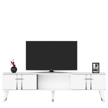 TV stolík YOKOHAMA - luxusný dizajn pre vašu obývaciu izbuTV stolík YOKOHAMA je dokonalou voľbou pre tých, ktorí hľadajú elegantný a funkčný kus nábytku do svojej obývačky. Tento stolík so svojim luxusným vzhľadom pridá vášmu interiéru sofistikovaný nádych a zároveň poskytne dostatok úložného priestoru.Vyrobený z kvalitného LTD materiálu s hrúbkou 18 mm, stolík YOKOHAMA je pevný a odolný. ponúka dostatok priestoru pre vaše multimediálne zariadenia a ďalšie potreby. otváranie a pridávajú stolíku moderný vzhľad.Hlavné vlastnosti produktu:Typ tovaru: TV stolíkVhodné do miestnosti: obývacia izbaMateriál: LTDRozmery: 49 x 140 x 30 cmFarba: biela + striebornáVybavenie: skrinka a regálŠtýl: luxusnéPočet dvierok: 2Úchytky: plastDodatočné informácie: Dodávame v demonte, plastové nožičkyTV stolík YOKOHAMA je dodávaný v demontovanom stave, čo uľahčuje prepravu a montáž. Plastové nožičky zaisťujú stabilitu a chránia podlahu pred poškodením.