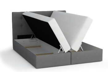 Štýlová a elegantná posteľ ZORRA je v modernom prevedení. Patrí medzi boxspringové postele. Výrazným dizajnovým prvkom je jej čelo, ktoré tiež ochráni vašu stenu pred oderom.Posteľ je čalúnená. Použité sú kvalitné látky COSMIC 160 a COSMIC 10. Disponuje praktickým úložným priestorom. Súčasťou postele je bonellový matrac. Pre väčší komfort si môžete dokúpiť praktický vrchný krycí matrac TOPPER (viď. doporučené produkty).Rozmery (š,v,h): 185 x 105 x 208 cm.  Výška čela postele: 105 cm. Výška spacej plochy: 47 cm. Spacia plocha: 180 x 200 cm.V našej ponuke nájdete aj ďalšie prevedenia a rozmery postelí ZORRA.Dodávame v demontovanom stave.