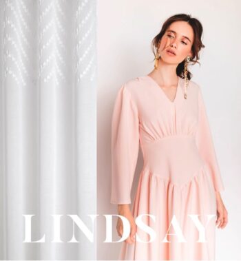 Záclona s jemným vzorom na riasiacu pásku 140 x 250 cm