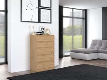 Komoda WALMA M5 v modernom dizajne je vhodná do každého interiéru, pretože v sebe spája jednoduchosť a eleganciu. Určite oceníte aj päť praktických zásuviek, kde si môžete uložiť dokumenty, oblečenie alebo iné potrebné veci. Komoda je vyrobená z kvalitnej LTD dosky, ktorá je nenáročná na údržbu a odolná voči poškriabaniu. Hrany sú chránené ABS páskou. Komoda má bezúchytový systém otvárania, takže Vám v priestore nebudú zavadziať žiadne úchyty a zároveň to posilní jej moderný dizajn.Rozmery (ŠxVxH) : 70 x 112 x 40 cmFarebné prevedenie : dub artisanDodávame v demonte.
