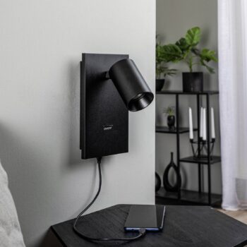 Arcchio bodové svetlá Brinja, čierne, kovové, USB-C, vypínač