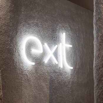 Artemide Alphabet of Light malé písmeno na stenu l