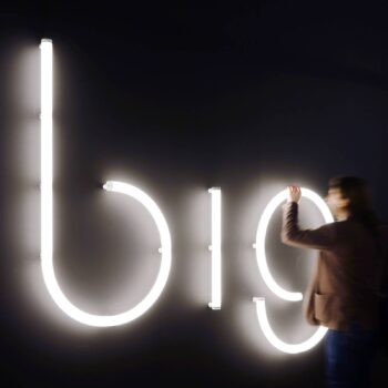 Artemide Alphabet of Light malé písmeno na stenu o