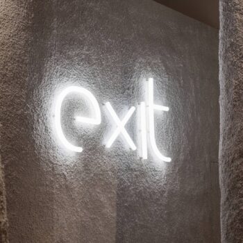 Artemide Alphabet of Light malé písmeno na stenu r