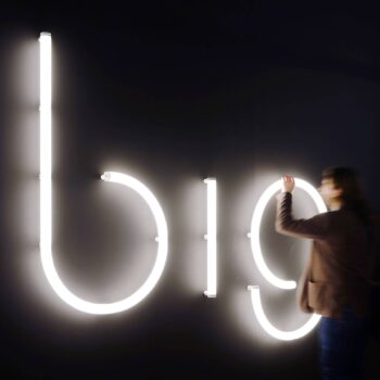 Artemide Alphabet of Light malé písmeno na stenu t