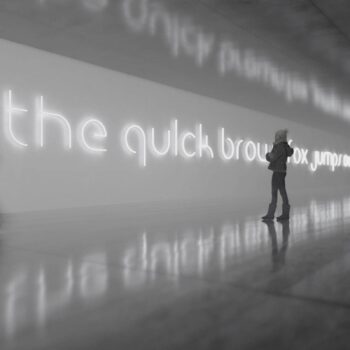 Artemide Alphabet of Light malé písmeno na stenu z