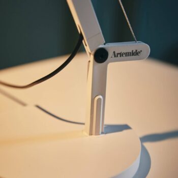 Artemide Demetra Micro stolová lampa 2 700 K biela