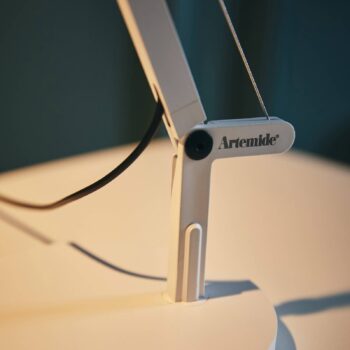 Artemide Demetra Micro stolová lampa 3 000 K biela