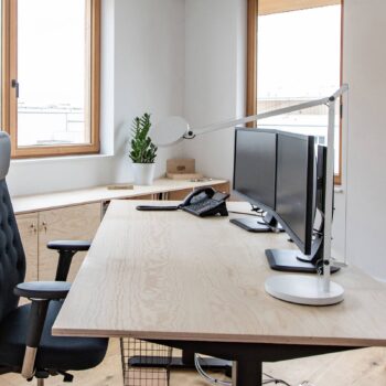 Artemide Demetra Professional stolová 930 biela