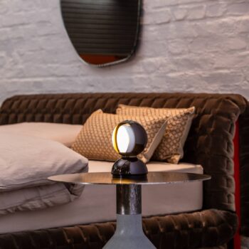 Artemide Eclisse stolná lampa, lesklá čierna