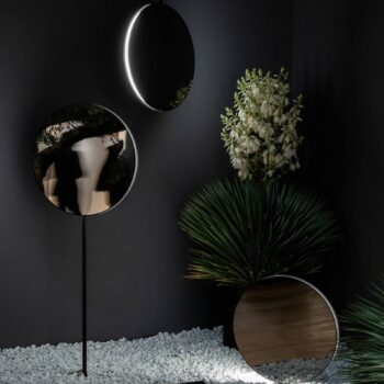 Artemide Se|eS stojacie LED zrkadlo čierna 180 cm