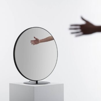 Artemide Se|eS stojacie LED zrkadlo čierna 73 cm
