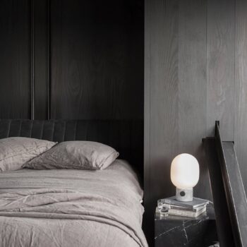 Audo JWDA stolová lampa z mramoru Carrara