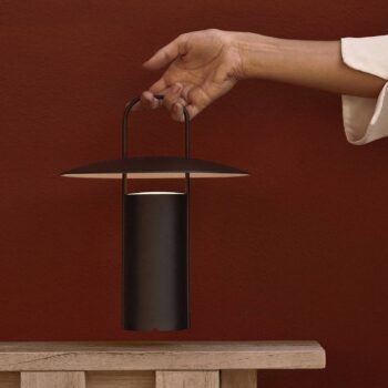 Audo Ray stolová LED lampa, prenosná, čierna