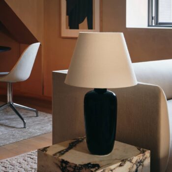 Audo Torso stolová lampa, čierna/biela, 57 cm