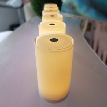 Bezdrôtová stolová lampa Tub ovládaná aplikáciou, RGBW