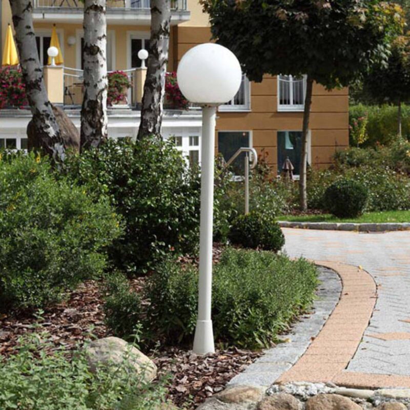 Chodníkové svietidlo číra krištáľová guľa, biele Chodníkové svietidlo číra krištáľová guľa, biele