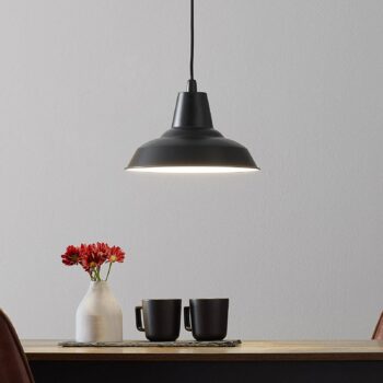Čierna kovová závesná lampa Lyne