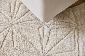 Diamond Carpets India, Ručne viazaný kusový koberec Michelangelo I DESP P105 (2), 80x150, biela, obývacia izba