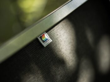 Diamond húpacie záhradné kreslo s teakovými podrúčkami antracitové