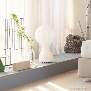 Dizajnová stolová lampa FLOS Gatto, biela, výška 56 cm