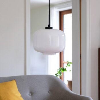 Dyberg Larsen Arp závesná lampa, čierna, sklo, Ø 30 cm