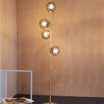 Dyberg Larsen Como stojaca lampa, 4 svetlá, mosadz